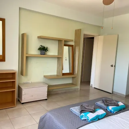 Sunny Bliss Apartment Peyia